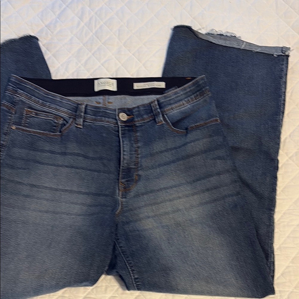 Angels Everflex Sculpt Wide Leg Jeans size 12/31